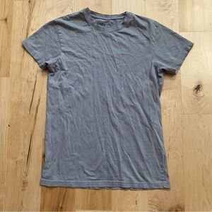 BKE Basic T-shirt in gray size small